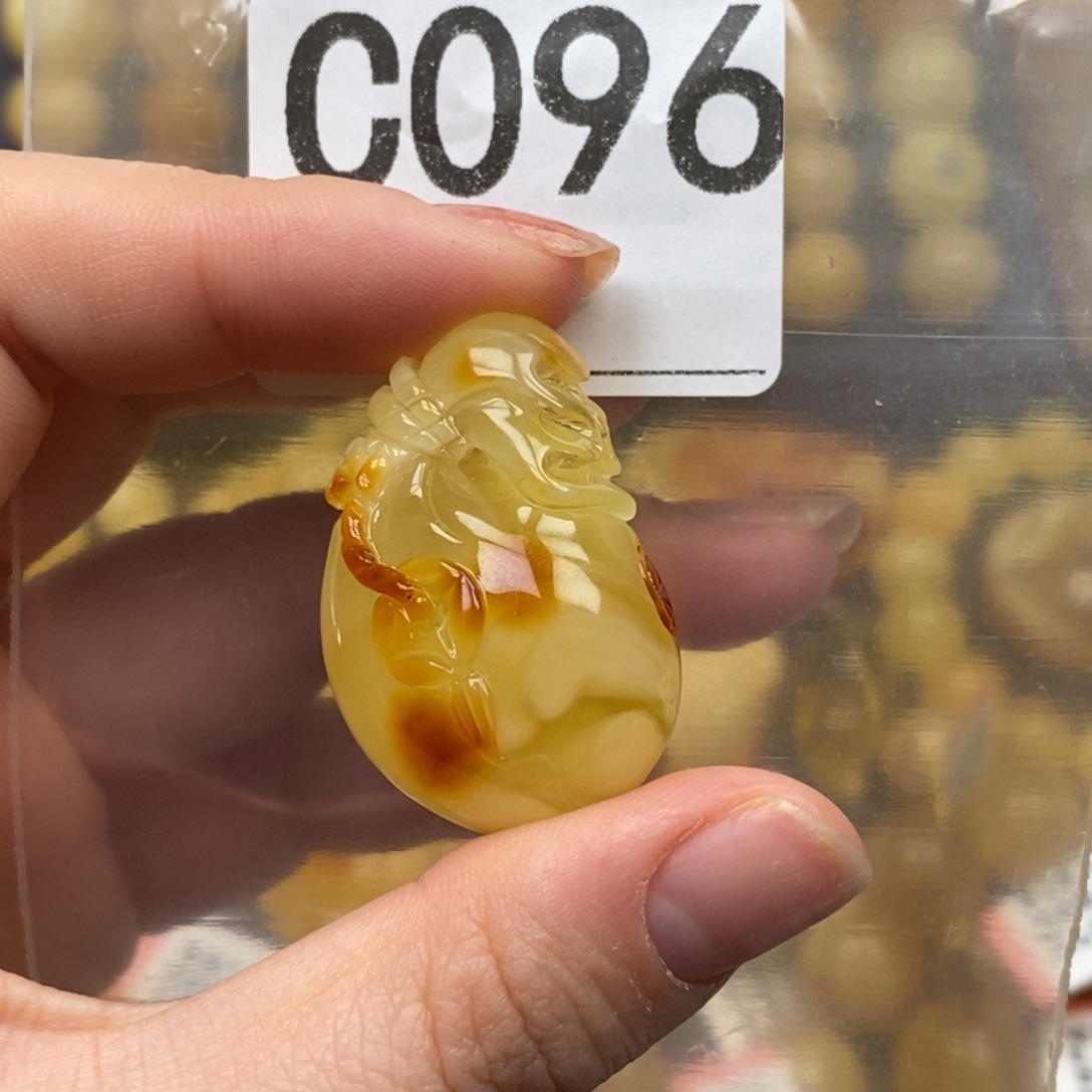 琥珀未镶嵌珠宝奇石