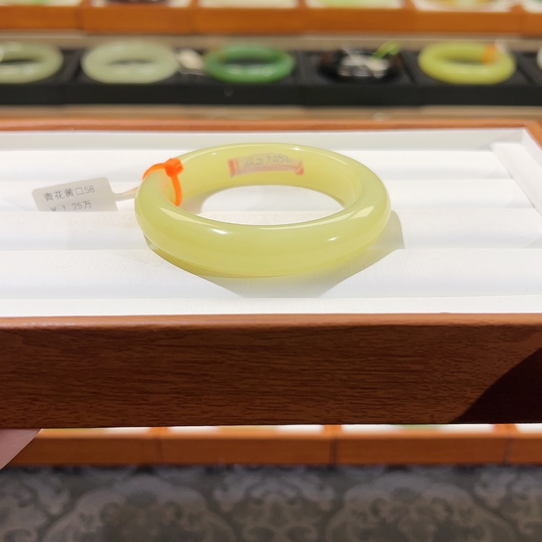 和田玉手镯未镶嵌  【若羌黄口】