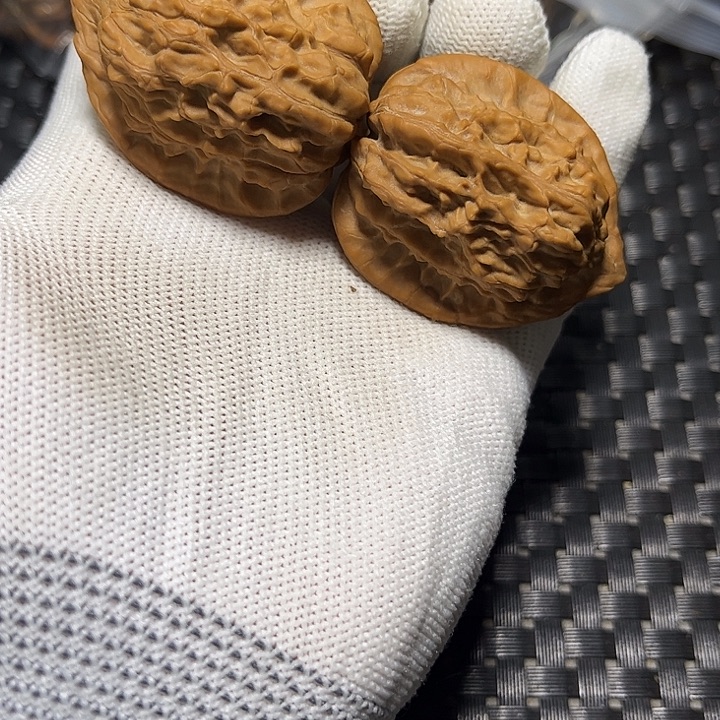 文玩核桃吊坠鸡心
