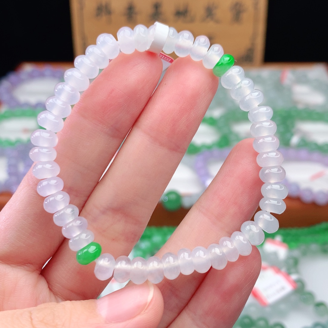 翡翠手链未镶嵌翡翠