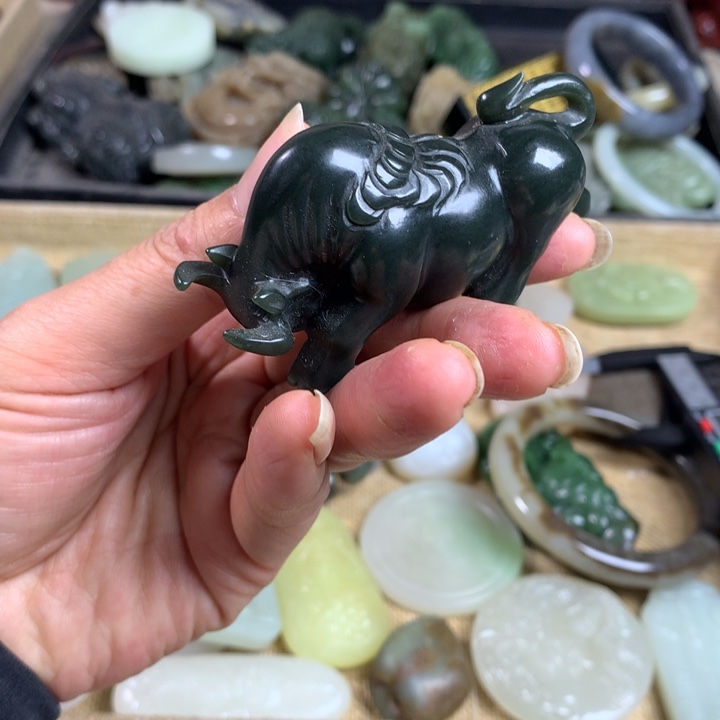 赵***赵和田玉（糖玉）未镶嵌手镯