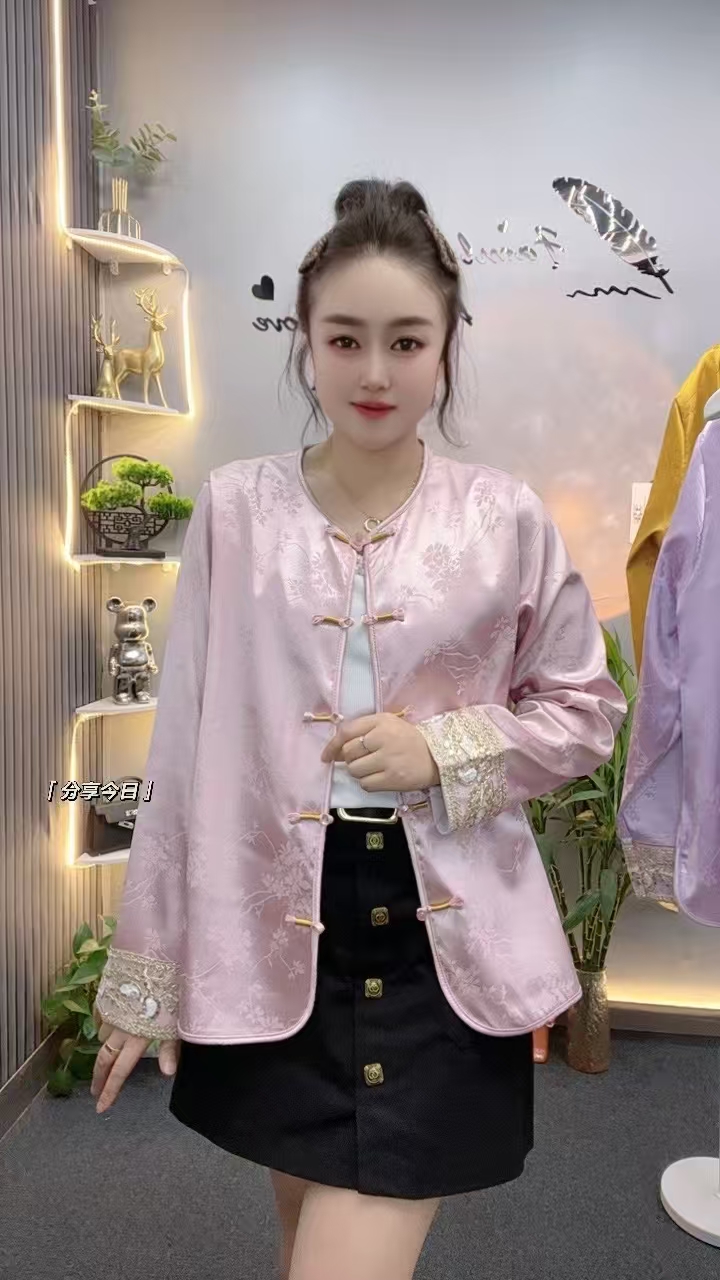 新中式缎面圆领盘扣刺绣外套女高级感宽松百搭减龄上衣