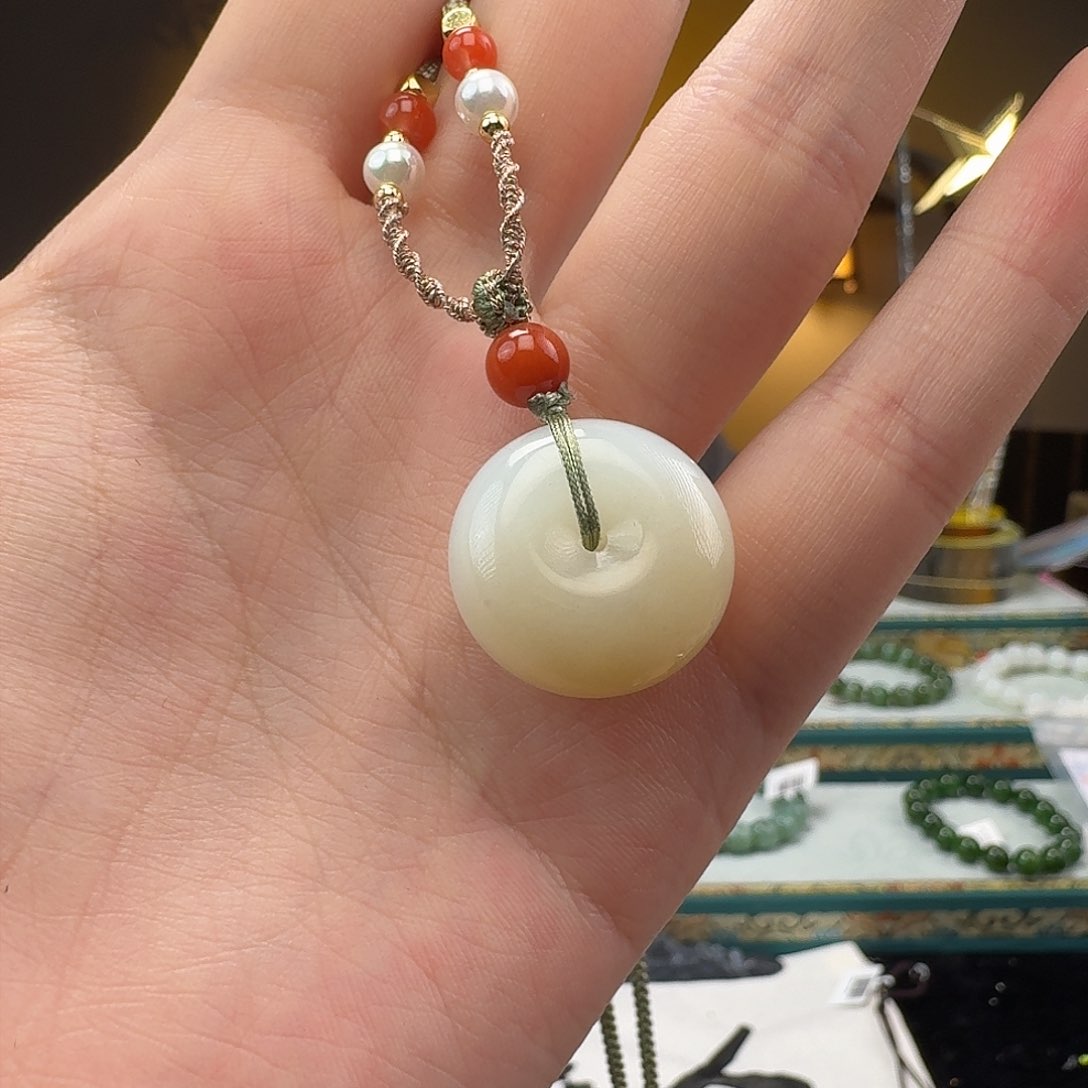 和田玉吊坠未镶嵌