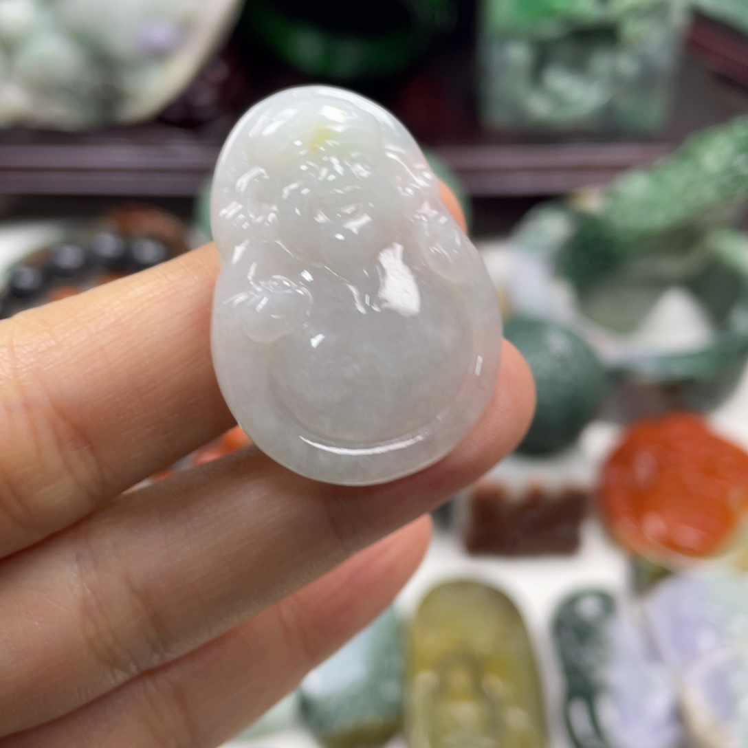 翡翠未镶嵌颈饰牌子