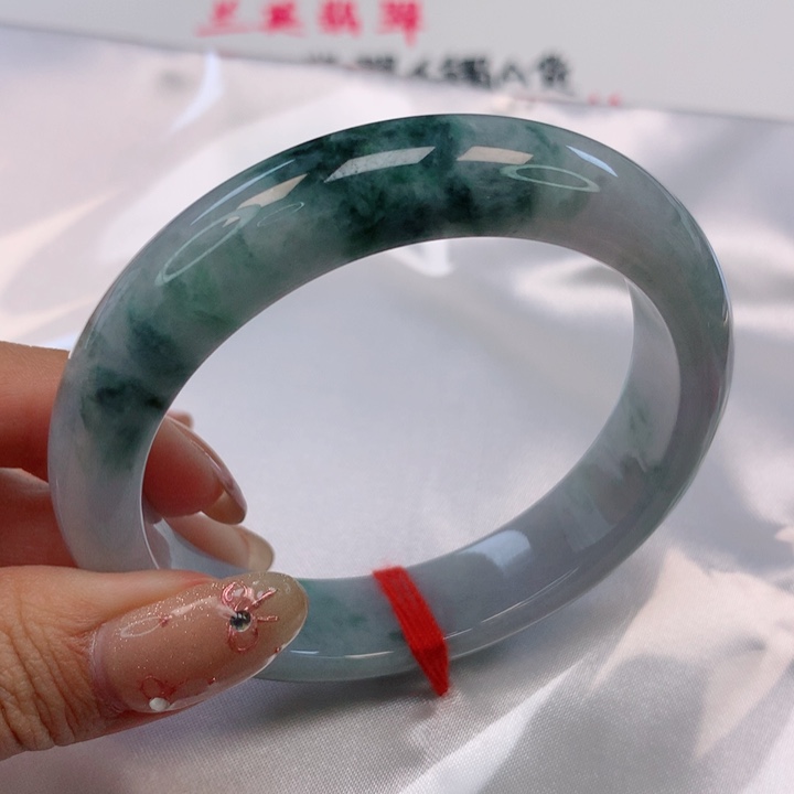 翡翠手镯未镶嵌?****?57圈