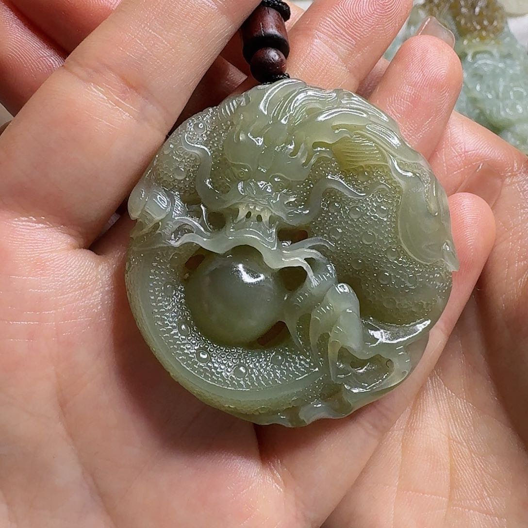 颈饰未镶嵌和田玉