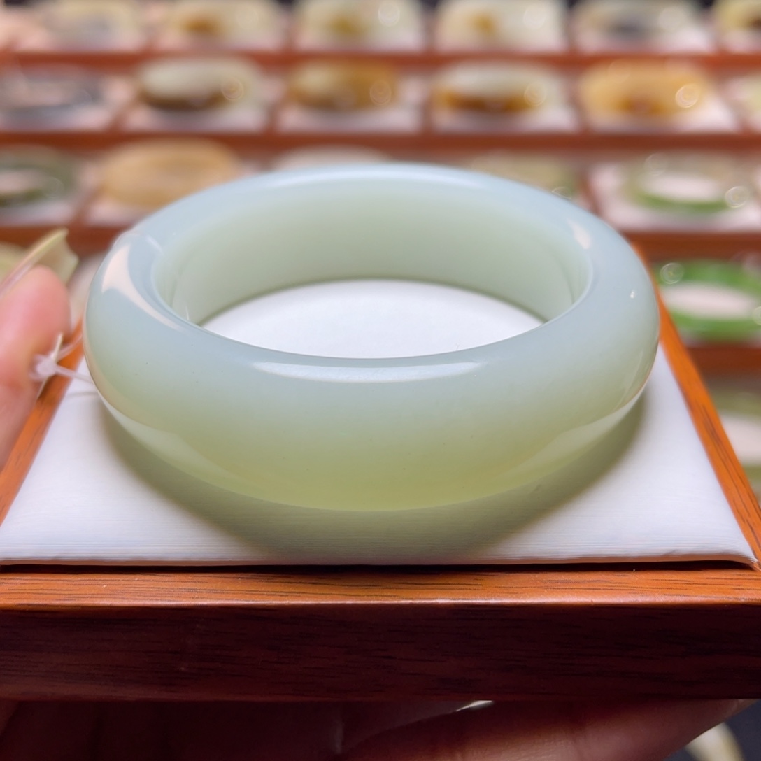 【闪购商品】和田玉手镯未镶嵌