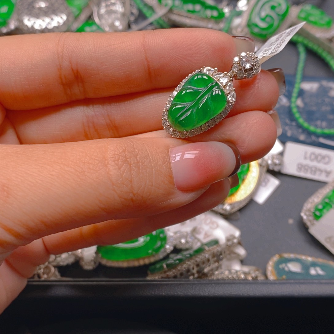 翡翠颈饰银S925镶嵌888888888