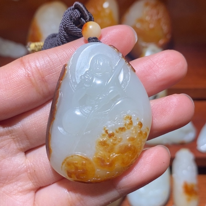 万***️和田玉未镶嵌颈饰