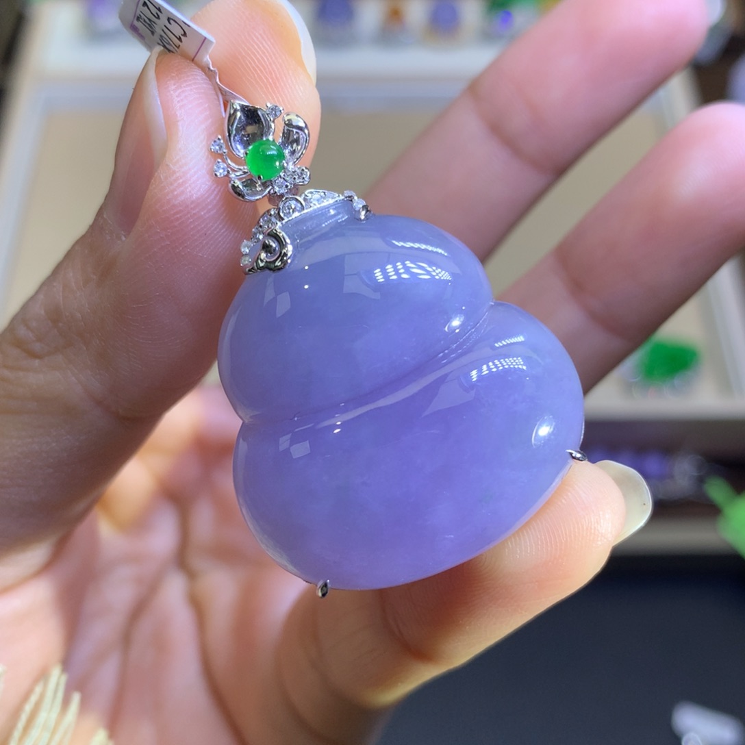 翡翠颈饰18K金镶嵌翡翠