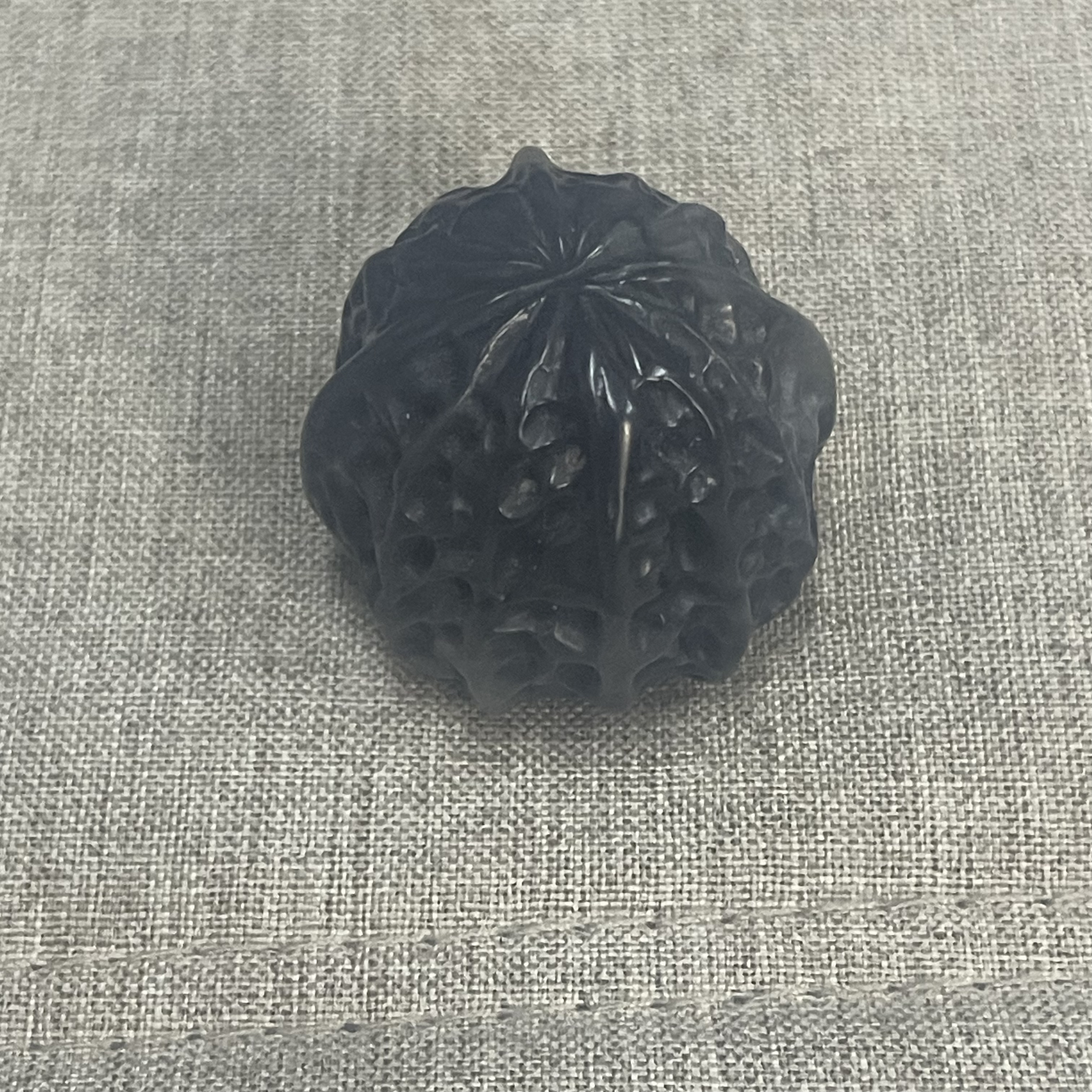 和田玉青花核桃摆件 M 74182