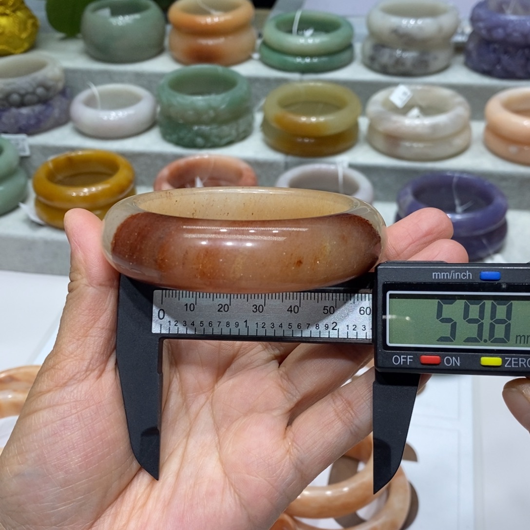 石英岩玉未镶嵌手镯