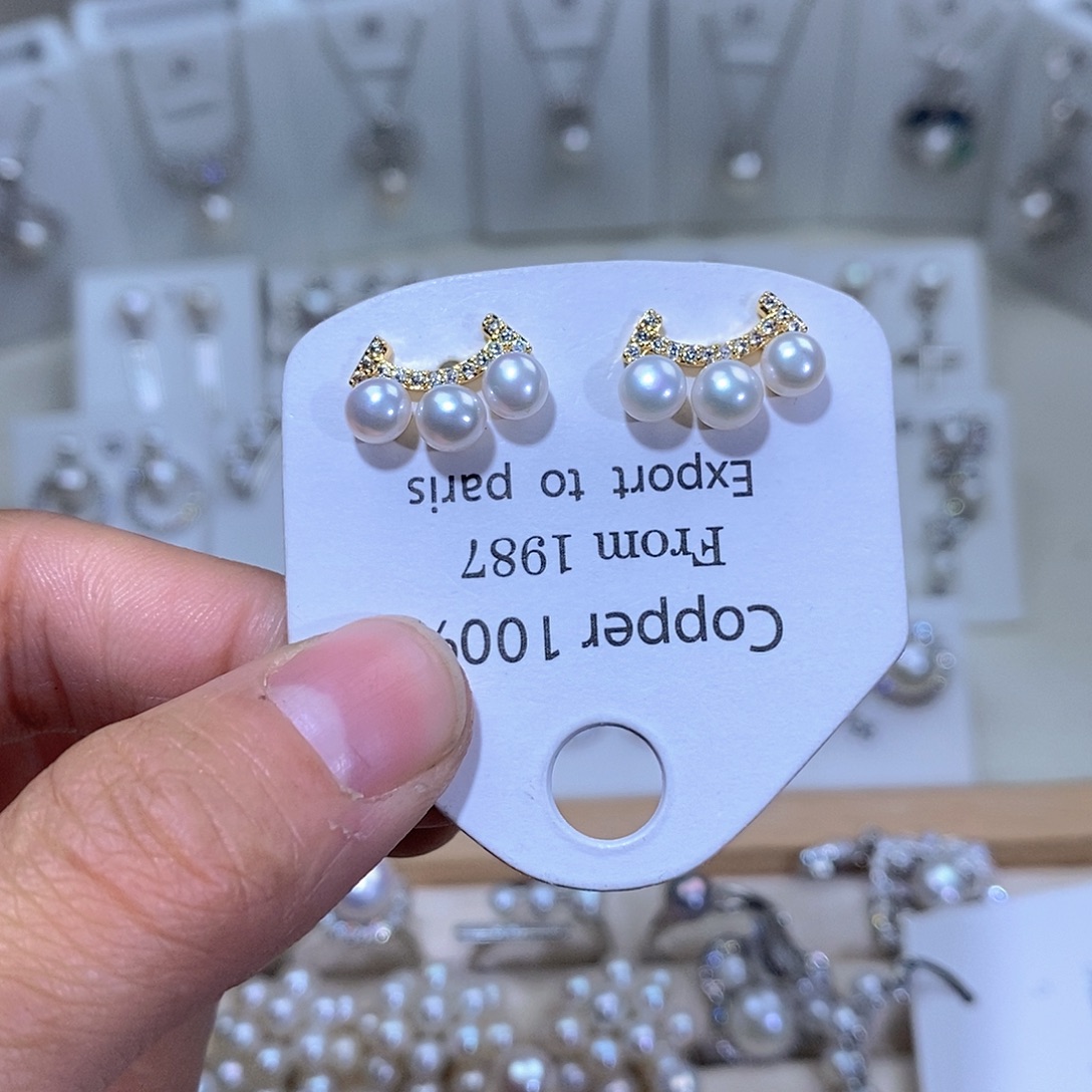 淡水珍珠耳饰未镶嵌