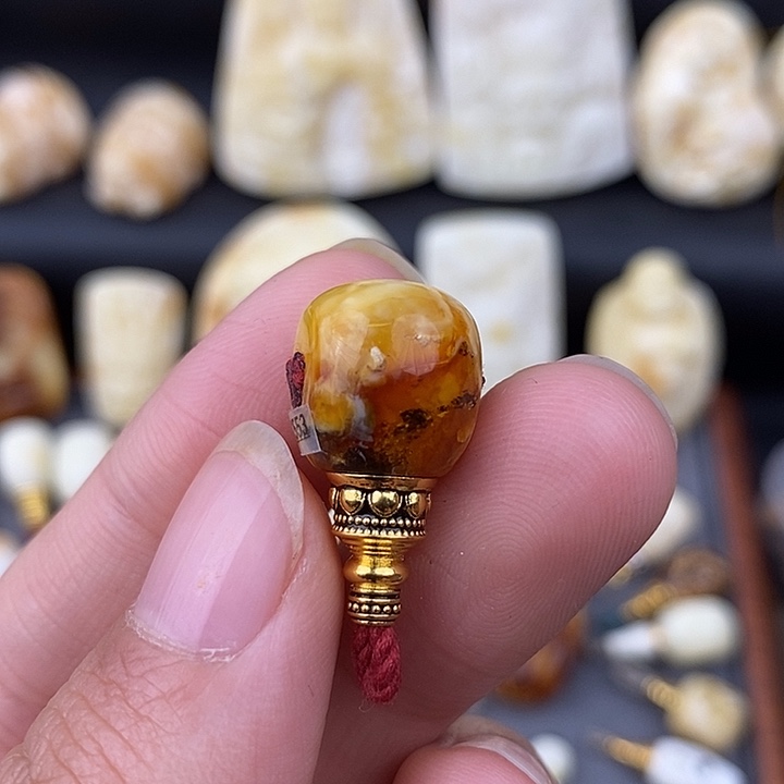 琥珀未镶嵌裸石11三通微瑕c533