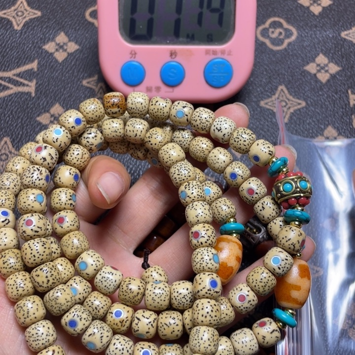 八***蜂藏式风格设计风格