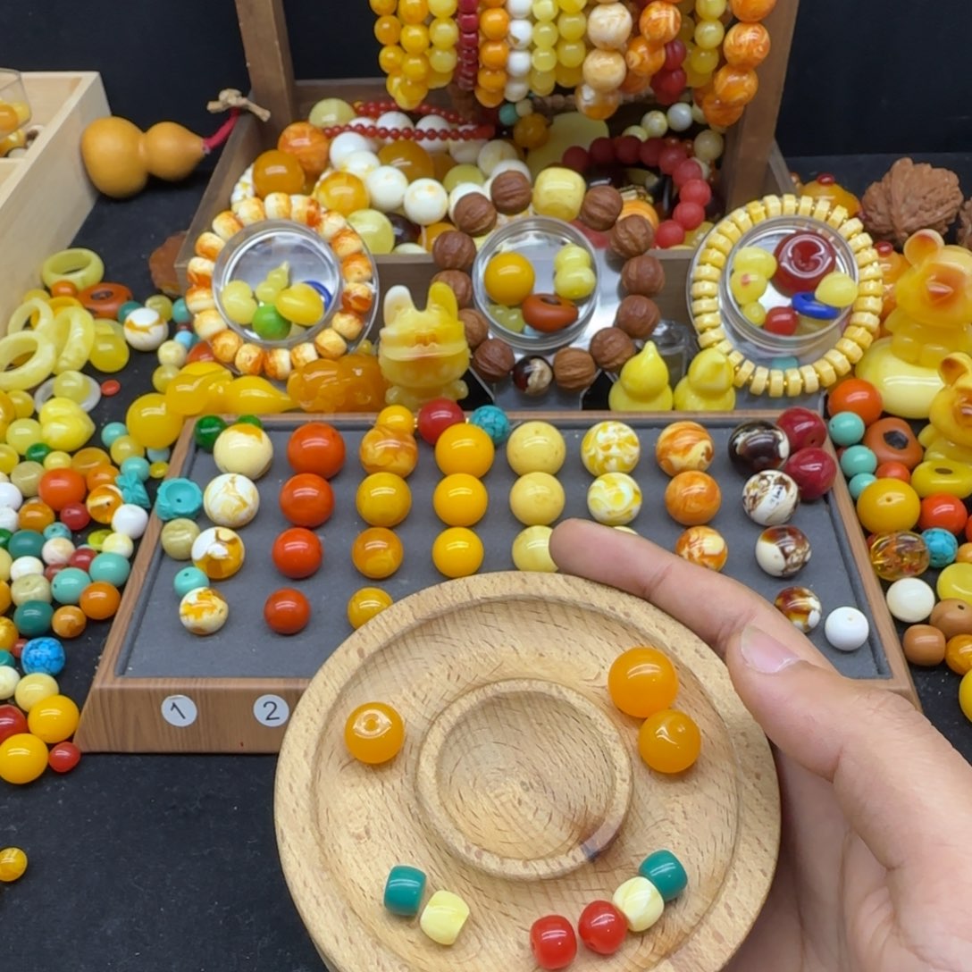 平***福琥珀未镶嵌颈饰配饰