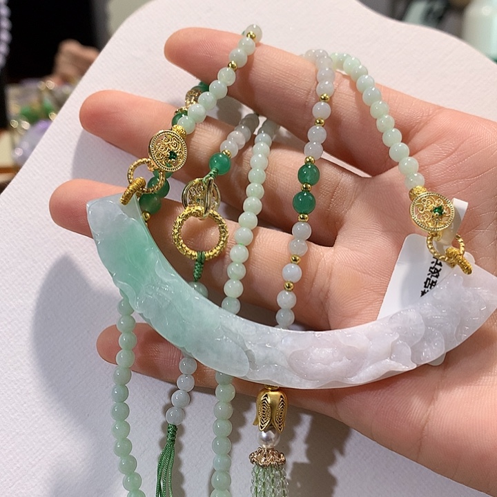 翡翠未镶嵌颈饰翡翠吊坠