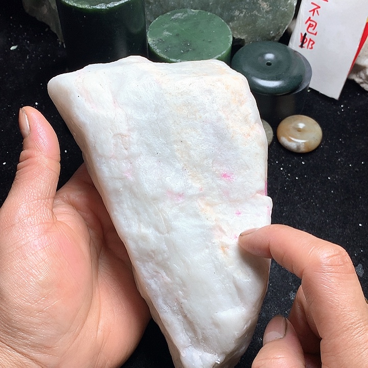 和田玉（糖玉）未镶嵌珠宝奇石