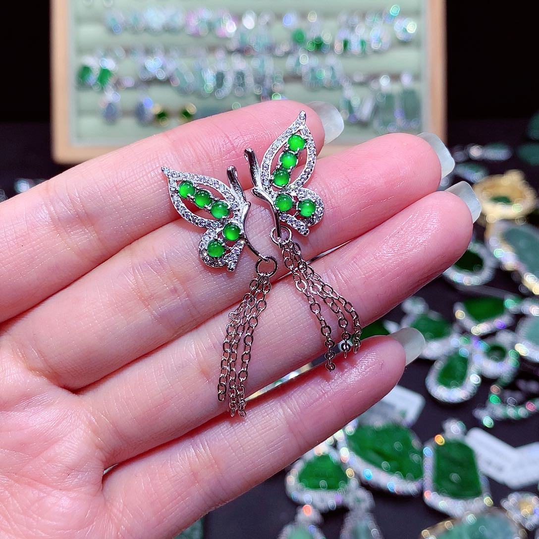 【闪购商品】翡翠吊坠(不含链)未镶嵌