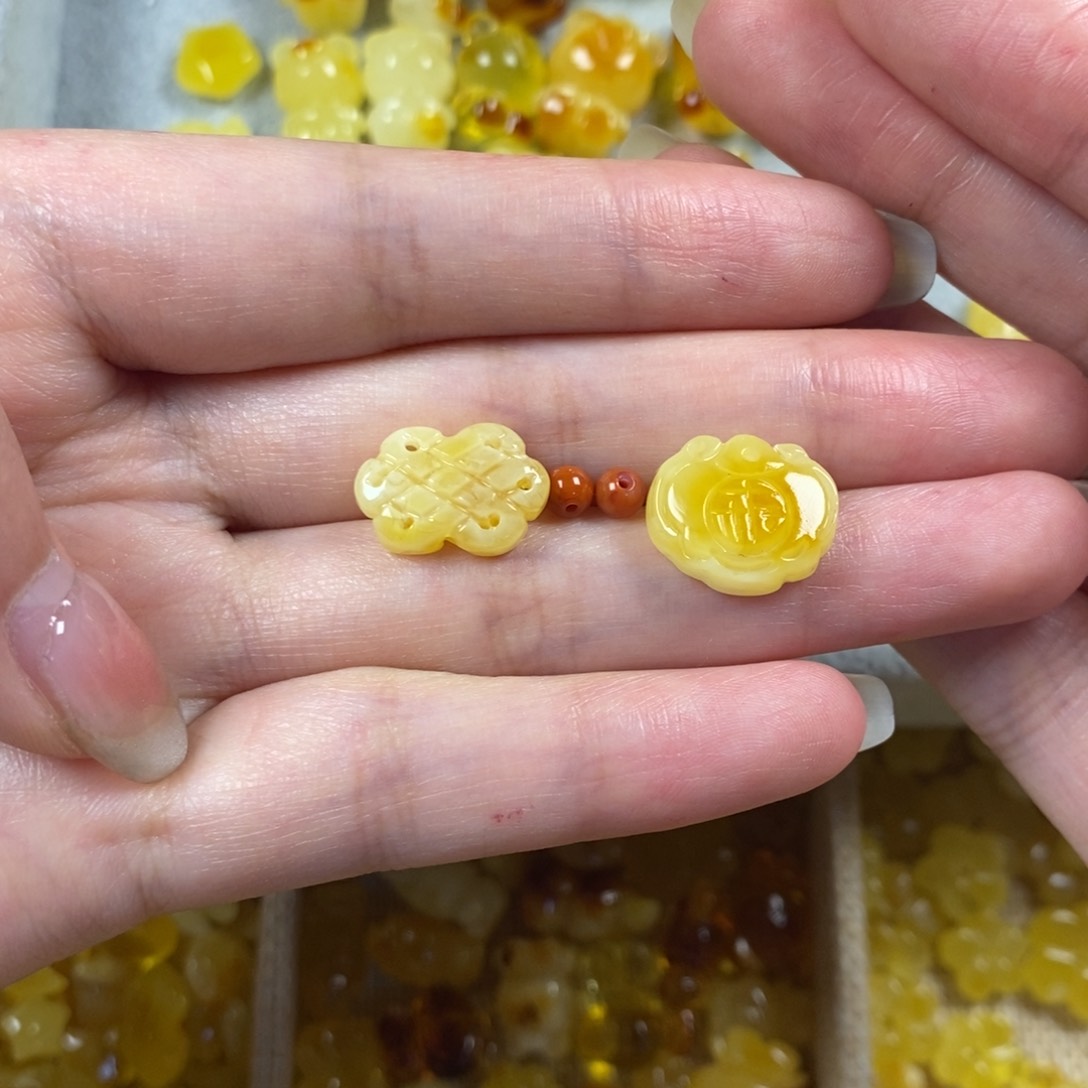 琥珀裸石未镶嵌孜*平安锁加中国结