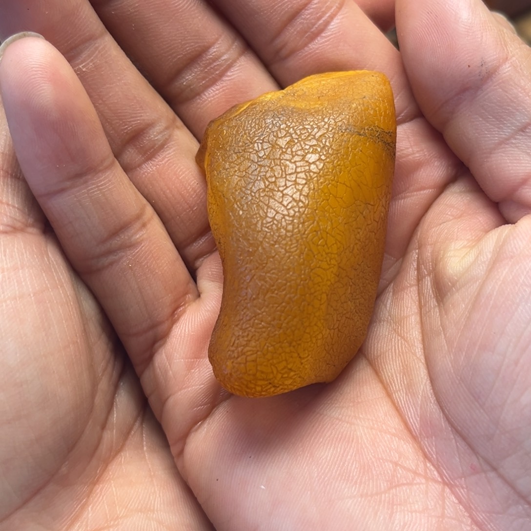 r***m定制琥珀未镶嵌蜜蜡定制随型牌子