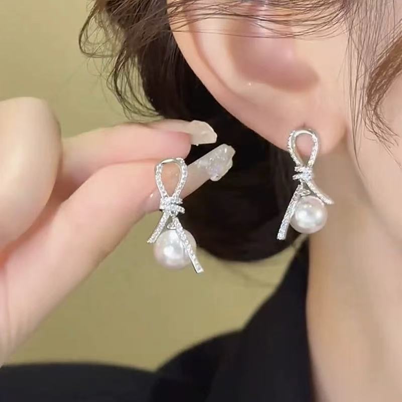 铜合金仿珍珠耳饰 飘带镶钻贝贝珠耳钉