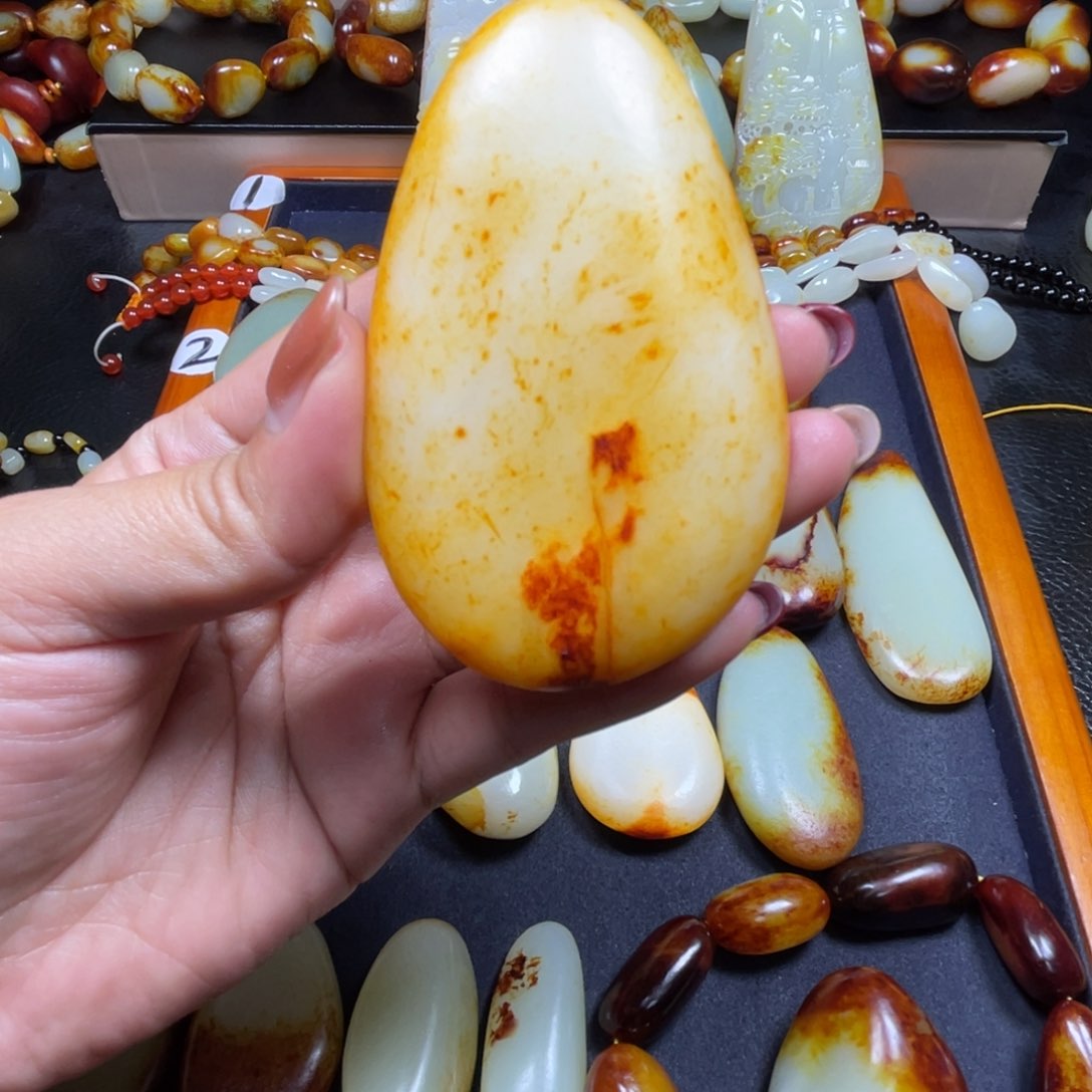 颈饰未镶嵌和田玉枯**…