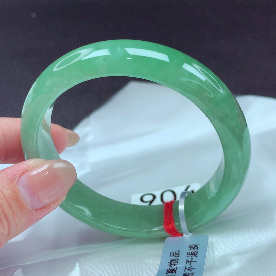 翡翠手镯未镶嵌手镯88