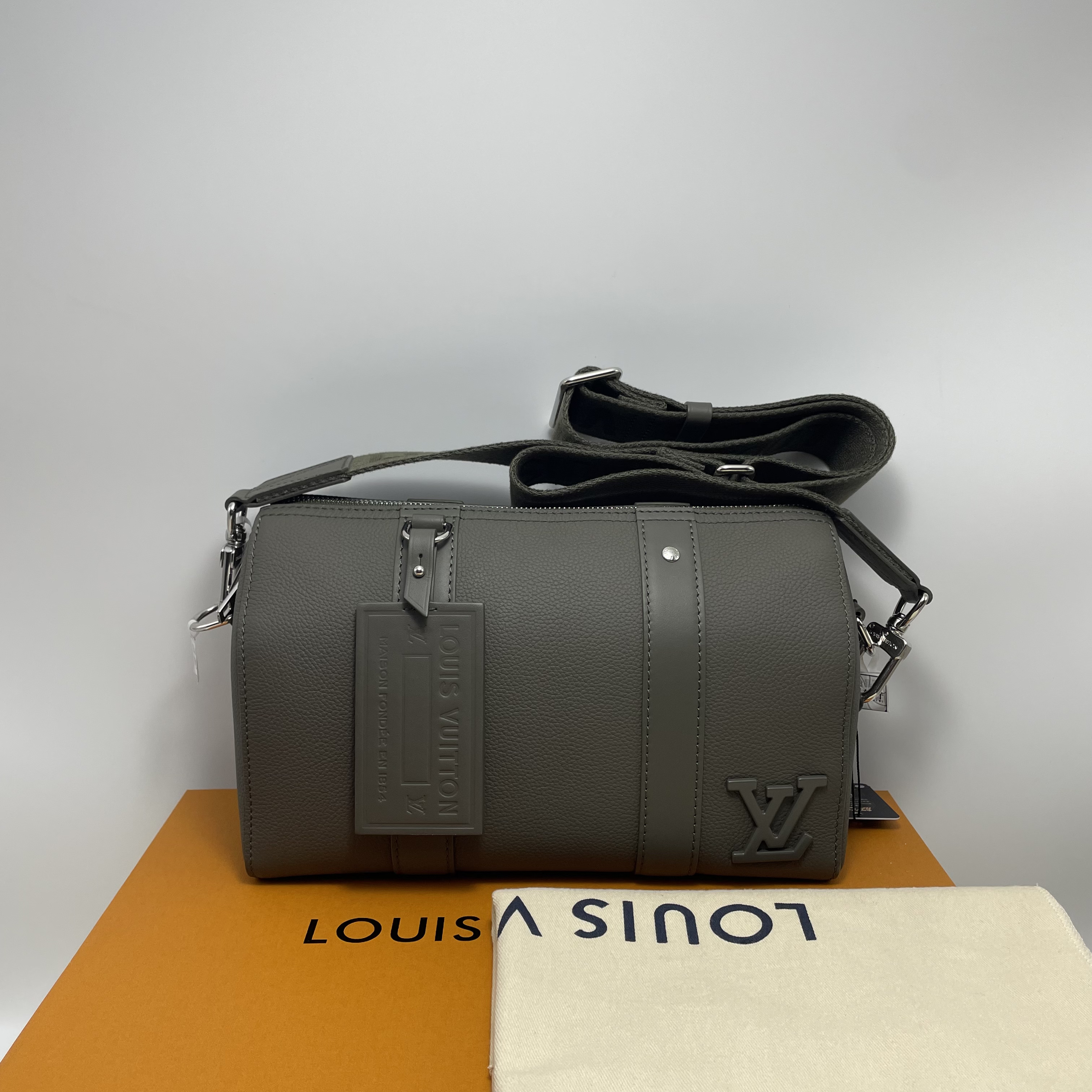 未使用 LouisVuitton/路易威登 LV全皮KP27单肩包273-27/17/13