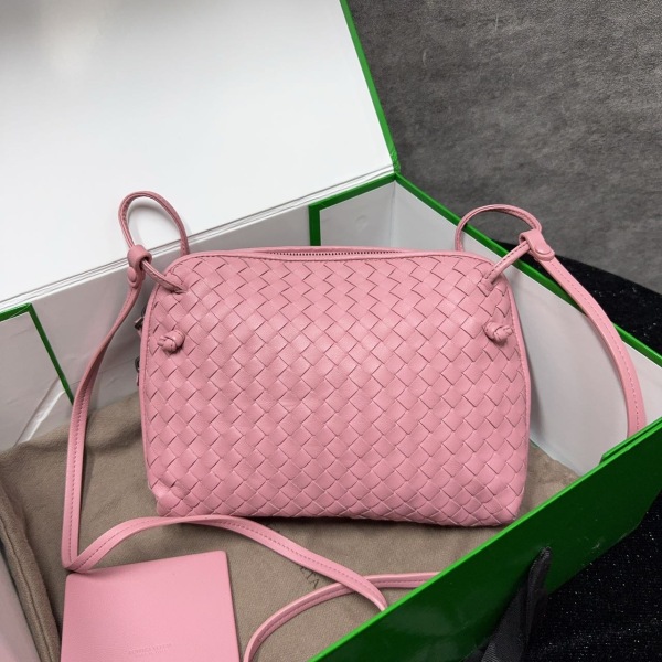 妃鱼/葆蝶家/95新/包包/市场价38000/250116XZ0016