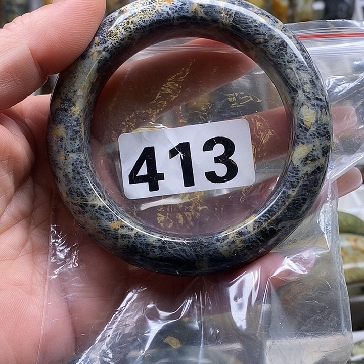 ****烟蛇纹石玉未镶嵌手镯