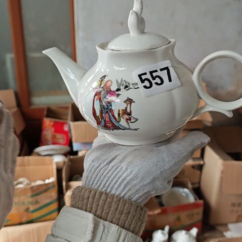 库存瓷片多孔茶壶