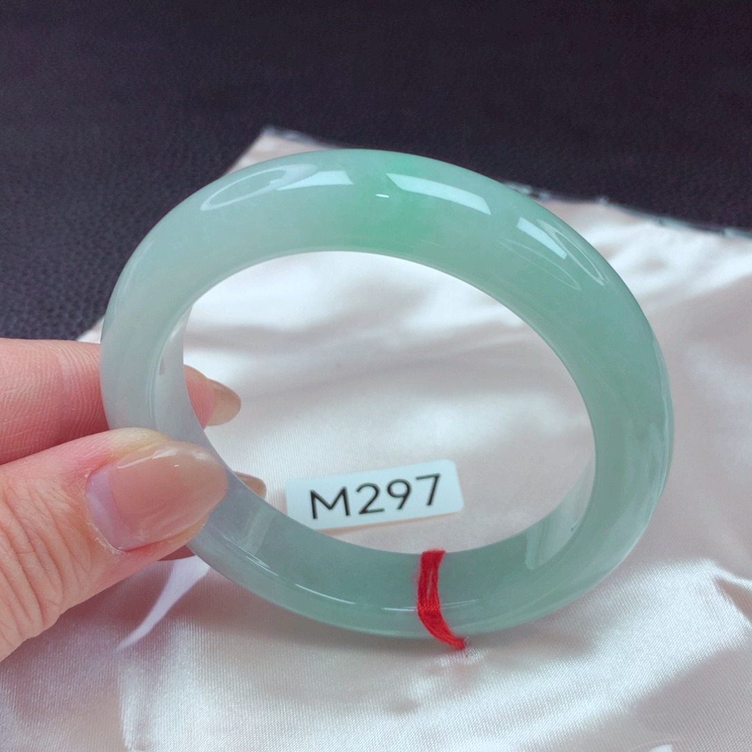 翡翠手镯未镶嵌手镯88