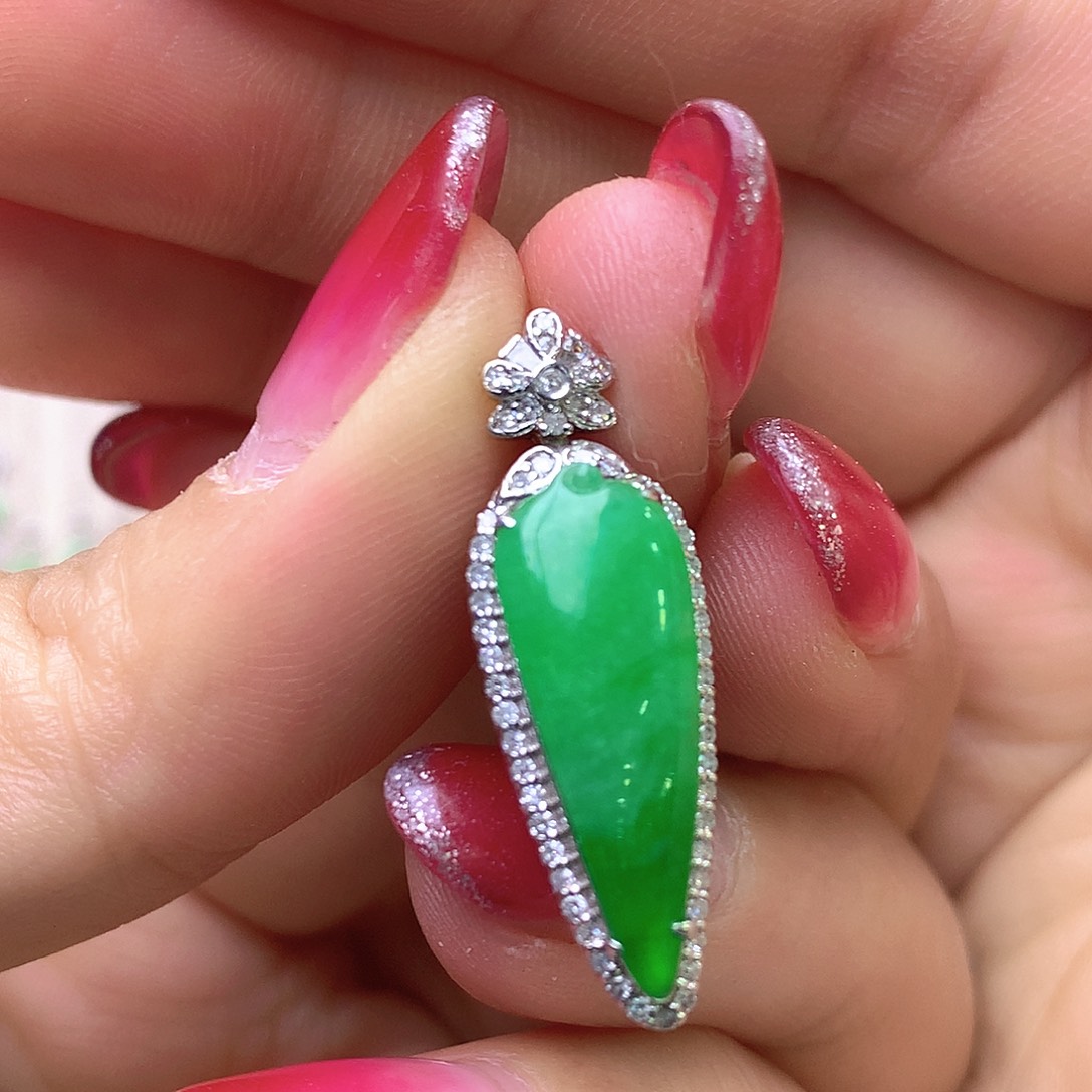 翡翠18K金镶嵌戒指