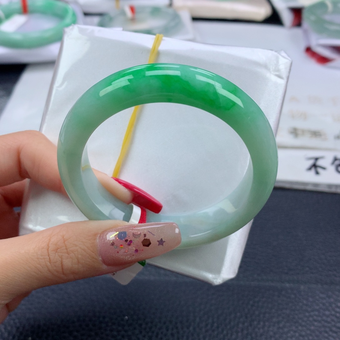 翡翠手镯未镶嵌51+正圈