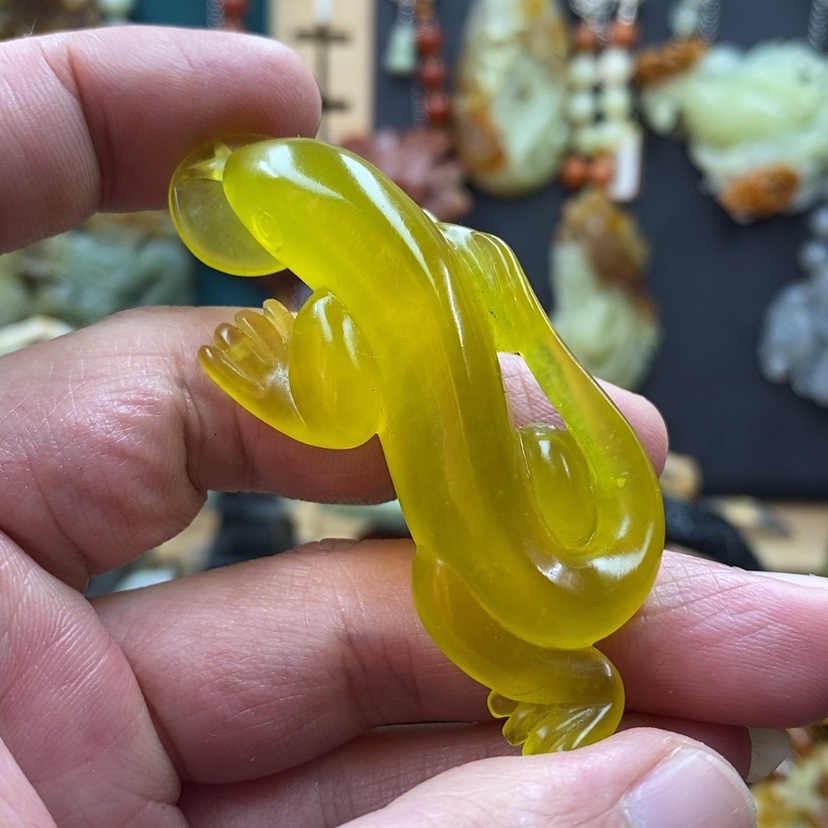 【闪购商品】蛇纹石玉吊坠未镶嵌