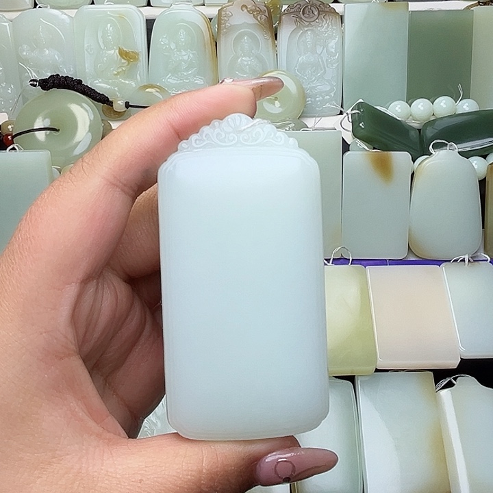 颈饰未镶嵌和田玉