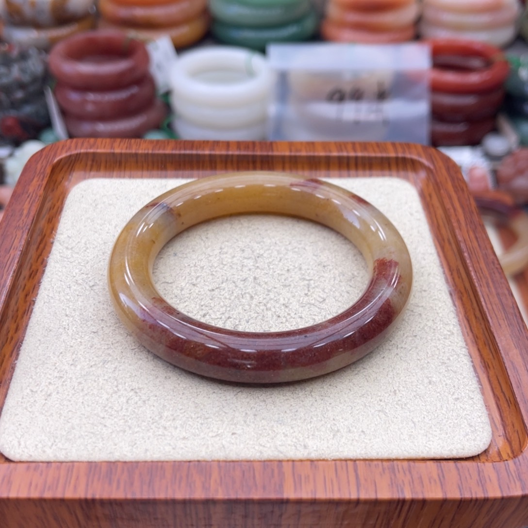 石英质玉未镶嵌手镯