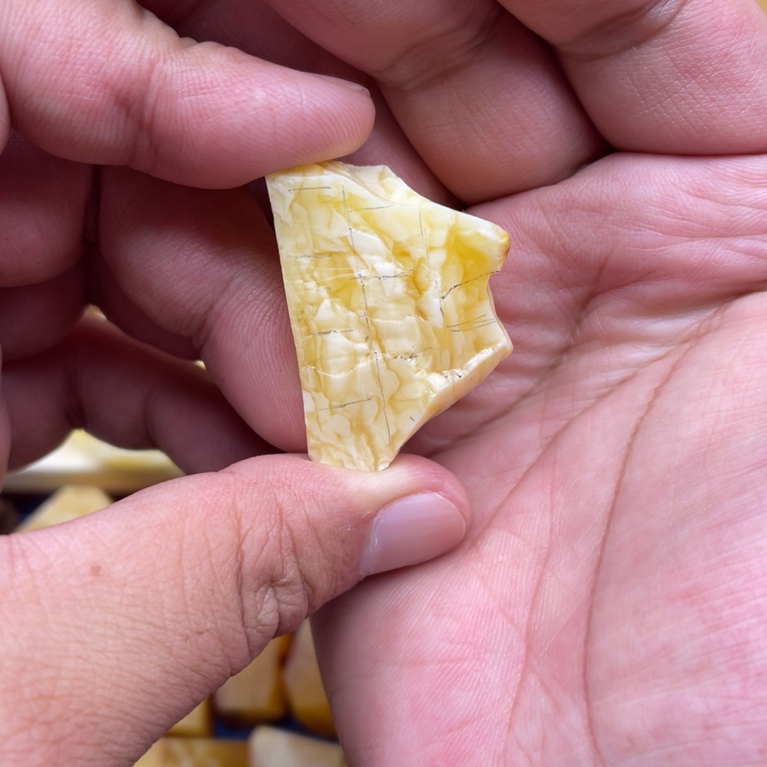 名***话定制蜜蜡未镶嵌原石