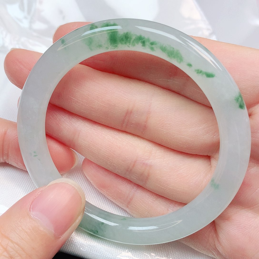 翡翠手镯未镶嵌抖音593