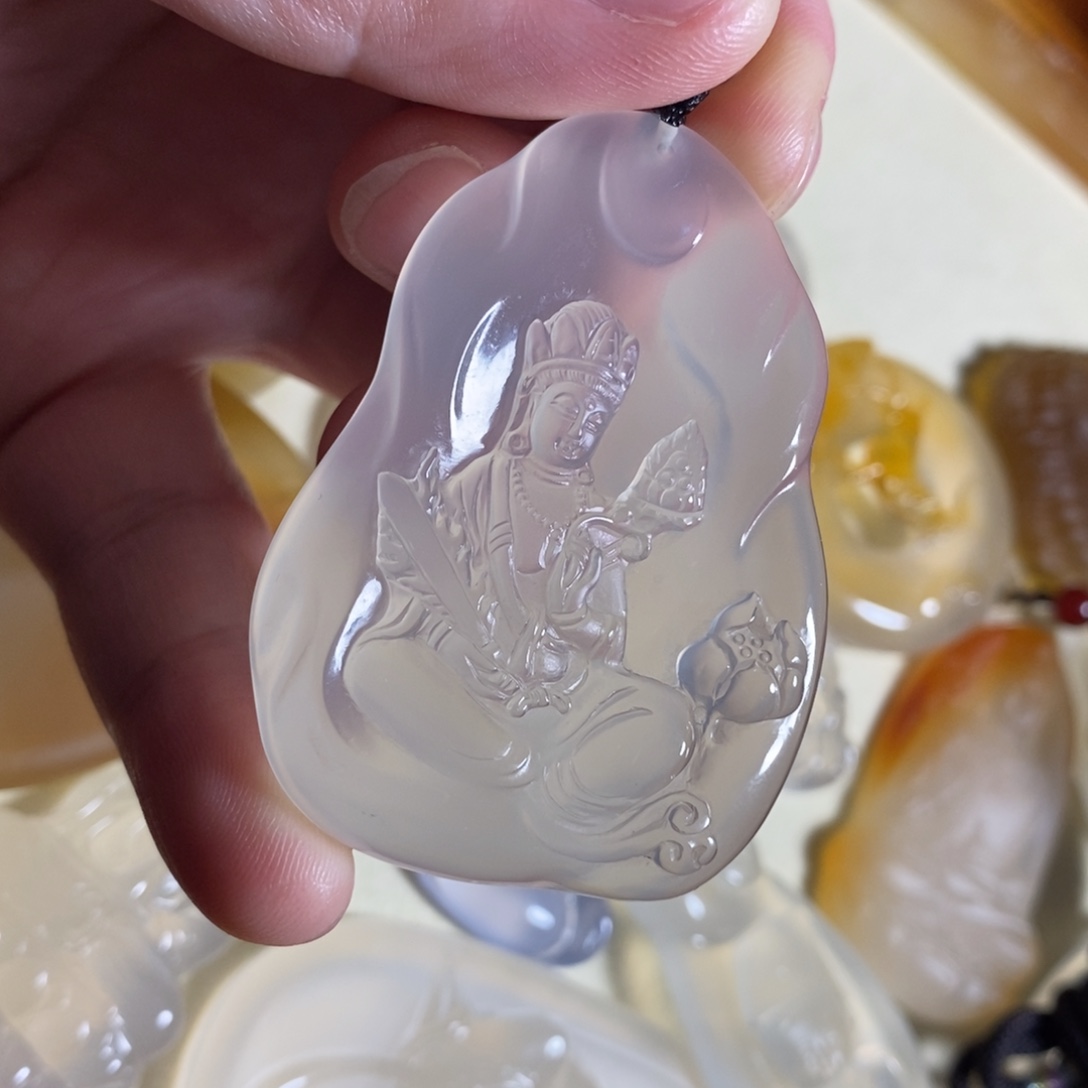 玛瑙/玉髓未镶嵌颈饰虚空藏菩萨