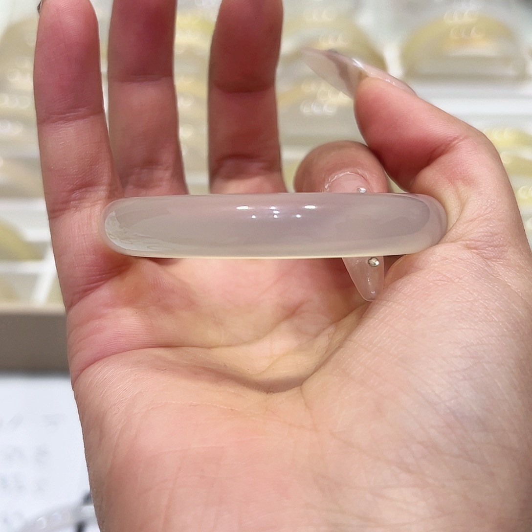 ****）玛瑙/玉髓未镶嵌手镯