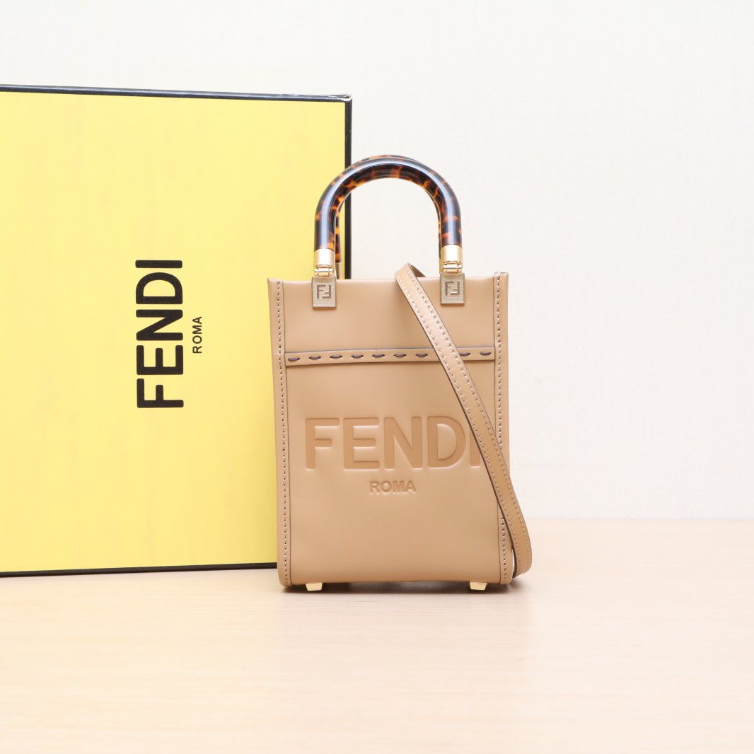 95新 FENDI/芬迪 Sunshine 阳光购物手提袋 P205336908