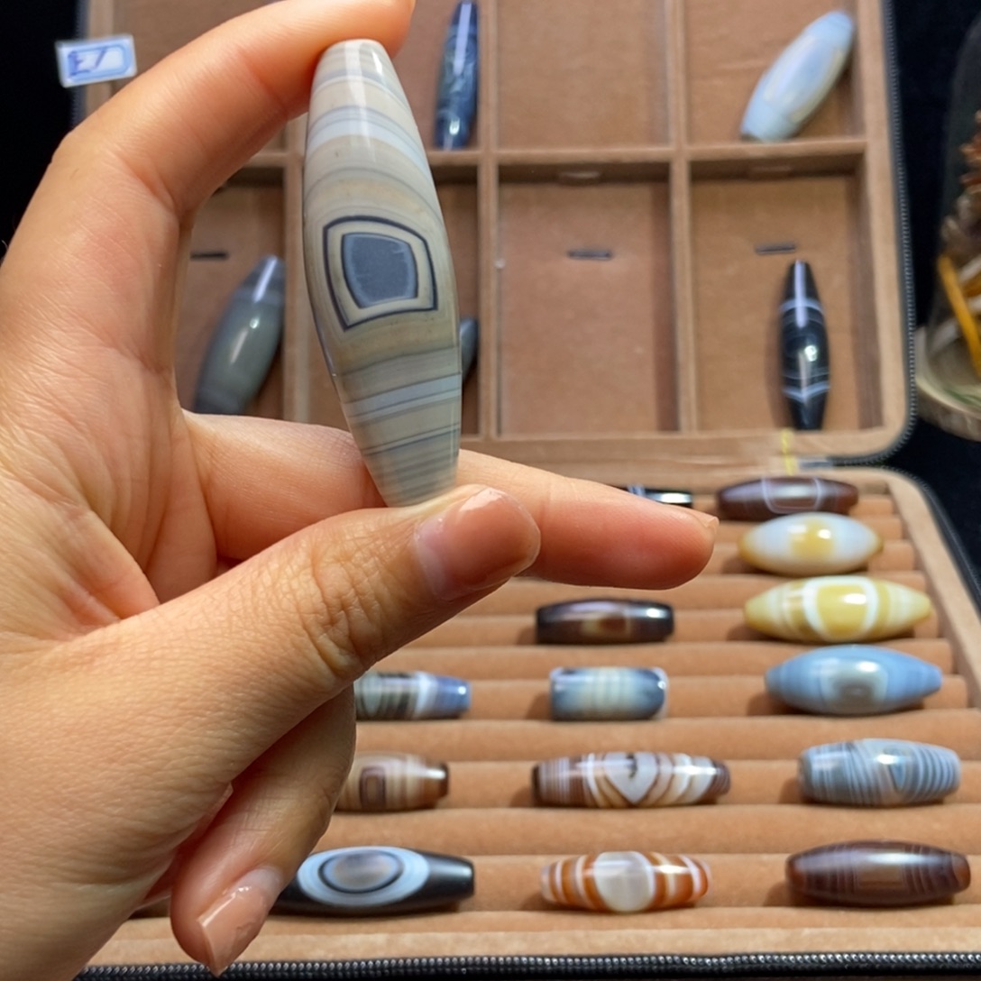 索***卓玛瑙/玉髓未镶嵌颈饰