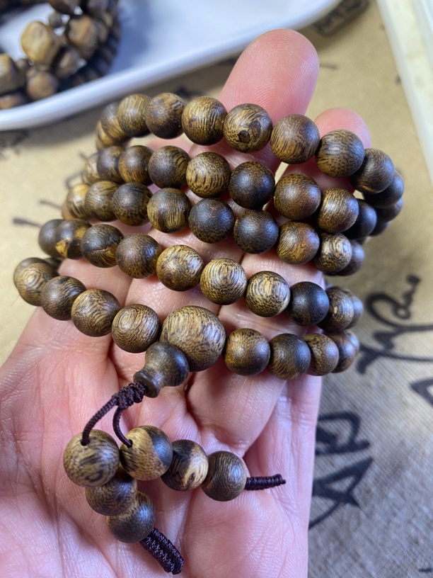 沉香手串圆珠卡0.8多圈27克