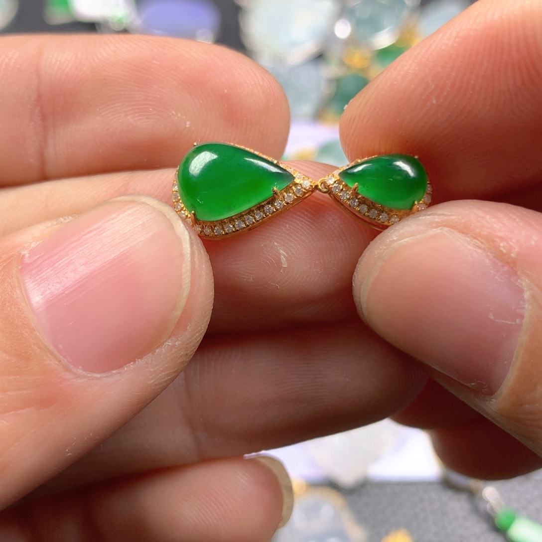 【闪购商品】翡翠颈饰18K金镶嵌翡翠