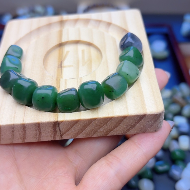 安***安和田玉（糖玉）未镶嵌车挂