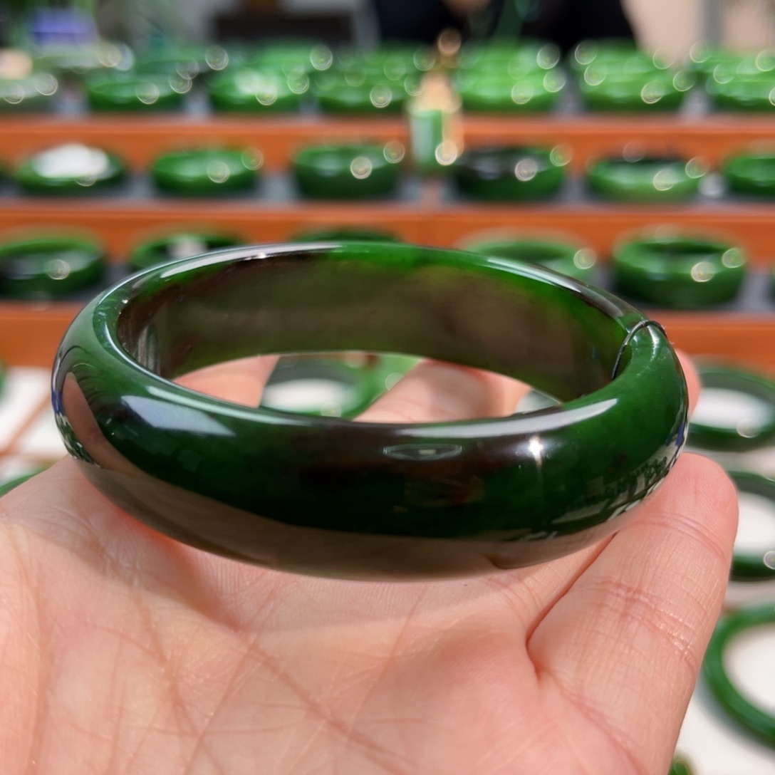 未镶嵌手镯和田玉（碧玉）