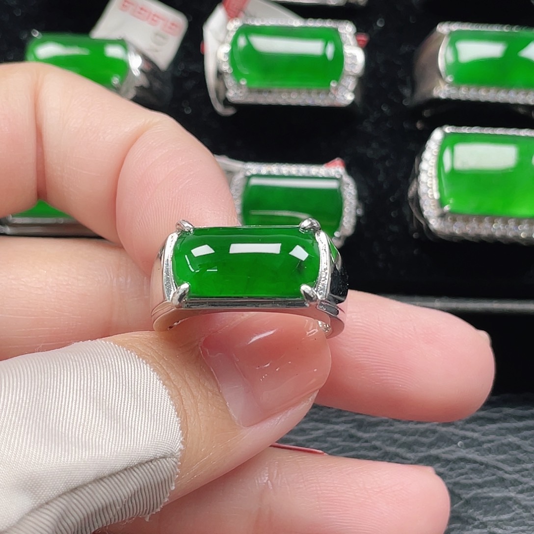 翡翠银S925镶嵌戒指天然A货翡翠没运费险4090