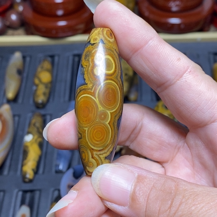 白***玛瑙/玉髓未镶嵌颈饰